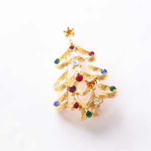 Vintage 1960&#39;s Signed Monet Gold Tone Multi-Colored Rhinestone Christmas Tree Brooch/Pin