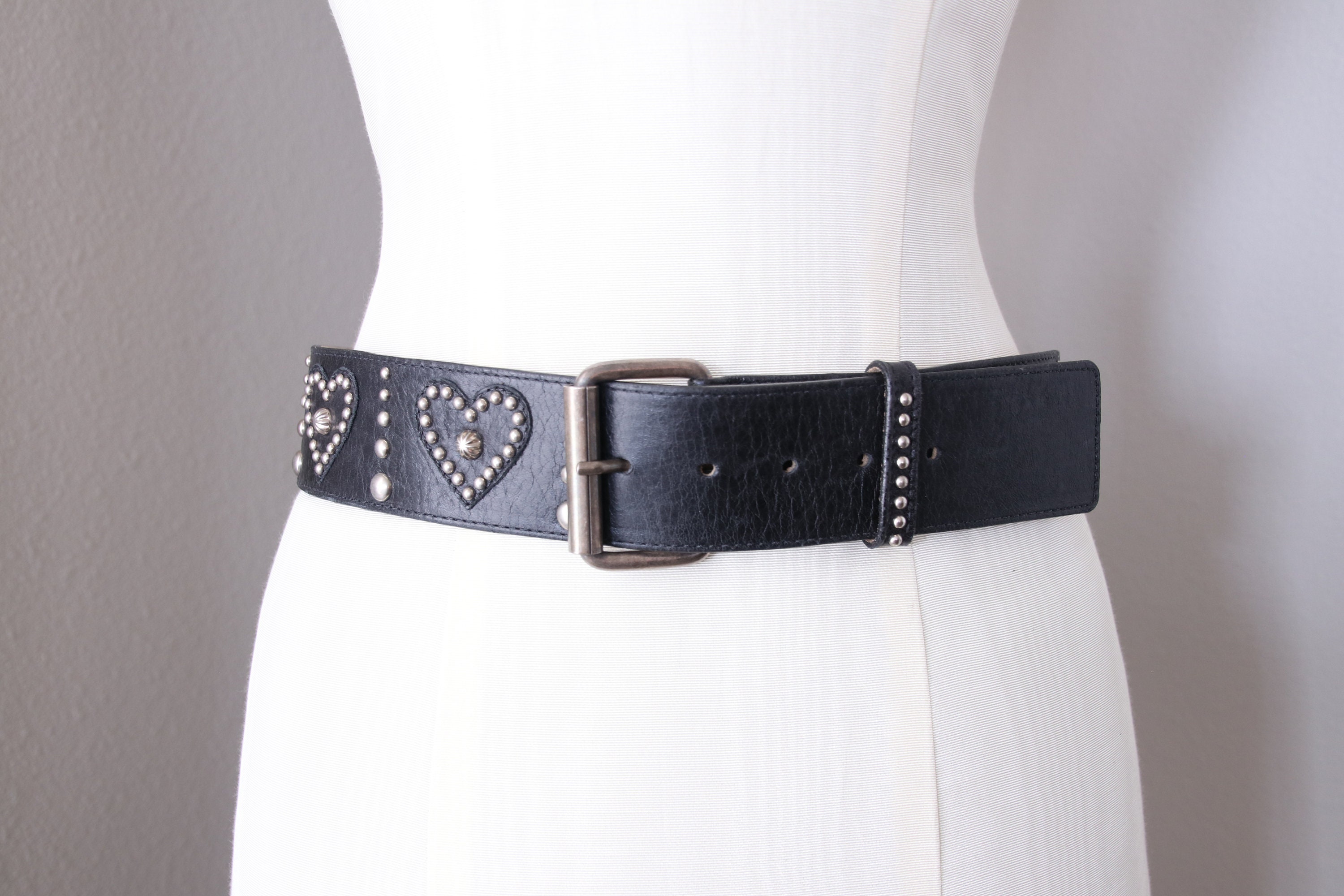 Saks Fifth Avenue Italian Leather Belt Black Studded Size Medium Taylor Belt - Edgy Black Italian Leather Silver Studded Belt  main image 2