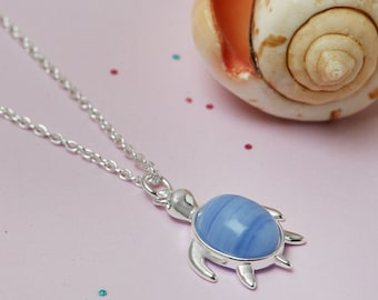 Newei Collana Con Ciondolo Tartaruga Oceanica Smaltata – Regalo Per Donne, Mamma, Ragazze, In Lega, 38x41 Mm, Con Sacchetto Di Velluto
