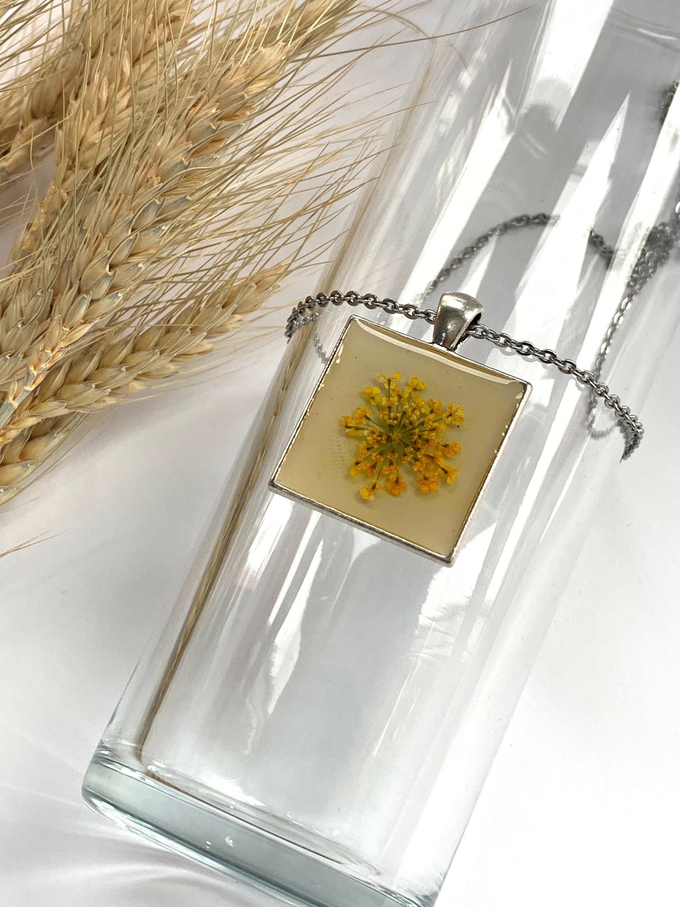 Königin Anne trockene Blume Spitze Anhänger in gelb Hippie | Etsy