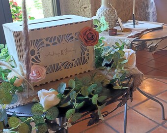 Anpassbare Hochzeitsurne aus Holz