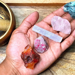 Taurus Rough / Taurus Raw Healing Crystal Set - Emerald, Selenite, Rose Quartz, Carnelian, and Rhodonite