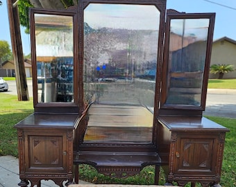 Customizable: antique Windsor Furniture Co vanity