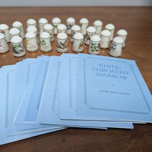 1979 Complete 25 Franklin Porcelain Thimbles Garden Birds Pamphlets & COA