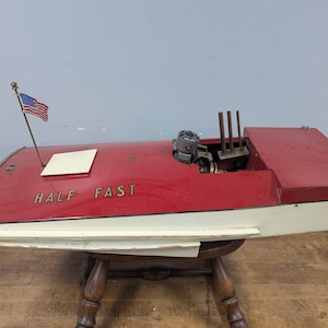1950&#39;s Speed Boat Enya Engine &quot;Half Fast&quot; Needs Repair