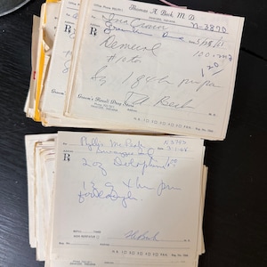 Prescrizioni antiche / Prescrizioni mediche vintage scritte a mano / carta / effimeri / Prescrizioni mediche / Primi anni '60 / Set di 30
