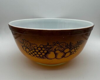 PYREX - #403 Mixing Bowl - 2 1/2 QT - "Old Orchard" - c. 1960-1970s