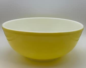 PYREX - # 404 Nestbare mengkom - pastelgeel - 4 QT - ca. Jaren 60