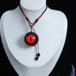 Handmade Resin Eyeball Pendant Necklace: Gothic Dragon Eye Jewelry