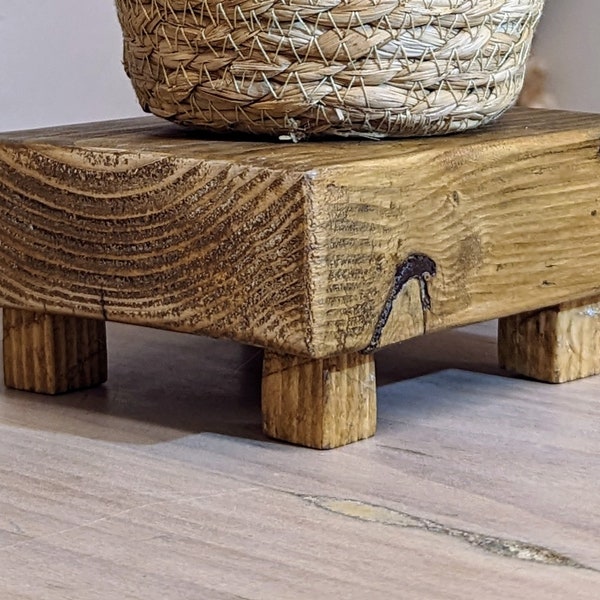 Elevador de madera / Soporte para plantas / Jabonera / Hecho a mano