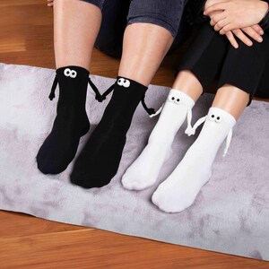 Holdings Hand 3D Socks Pairs of 2 Gift for Valentines Couples Gift Funny Socks Black and White Socks