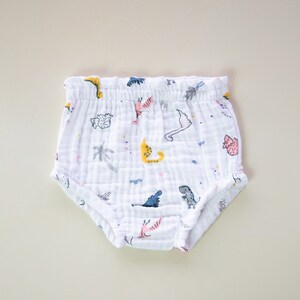 Bross 3-Packs Muslin Baby Diaper| 4 Layers| Baby Muslin Underwear| Baby Muslin Shorts| Baby Panties | Baby Muslin Patterned Diaper | Cotton