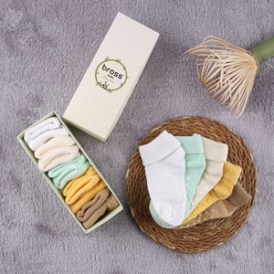 Calcetines antideslizantes de bambú para bebé, 5 paquetes de caja, caja de regalo para recién nacido, estilo primaveral imagen 2