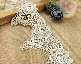 1 metre, Venice Floral white Lace Trim with scalloped edge, Wedding Bridal Dress Edge, Doll clothing, Junk Jour, or home decor, 6072FEL