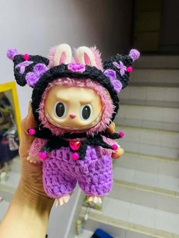 k*ん様 超希少ラブブLabubu1点モノ⭐︎ クロスパッチ服　3点セット 数量限定】ラブブ LABUBU 着せ替え服 クロスパッチ 5点セット クロム