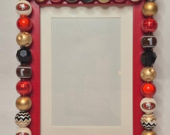 Frame, San Francisco 49ers inspired large bead vertical design on a 5x7 red frame