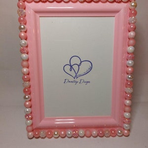 Frame, &quot;Pink Snowflakes&quot; small bead design on a 5x7 pink frame