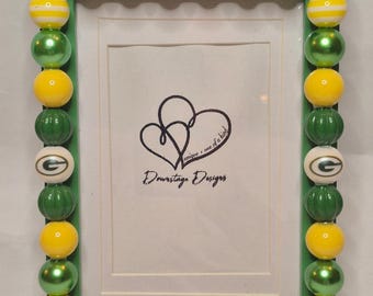 Frame, Green Bay Packers inspired large bead vertical design on a 5x7 green frame
