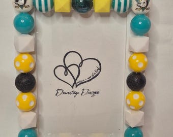Frame, ANaheim Ducks inspired large bead vertical design on a 4x6 white frame
