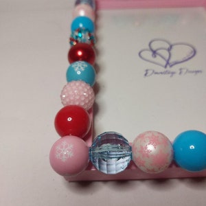 Frame, &quot;Pink Snowflakes&quot; large bead design on 5x7 Pink frame