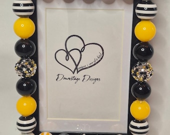 Frame, Boston Bruins inspired large bead vertical design on a 4x6 black frame