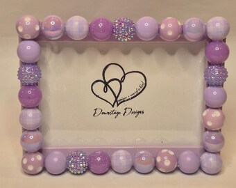 Frame, Monochrome Lavendar inspired large bead design on a 4x6 lavendar frame