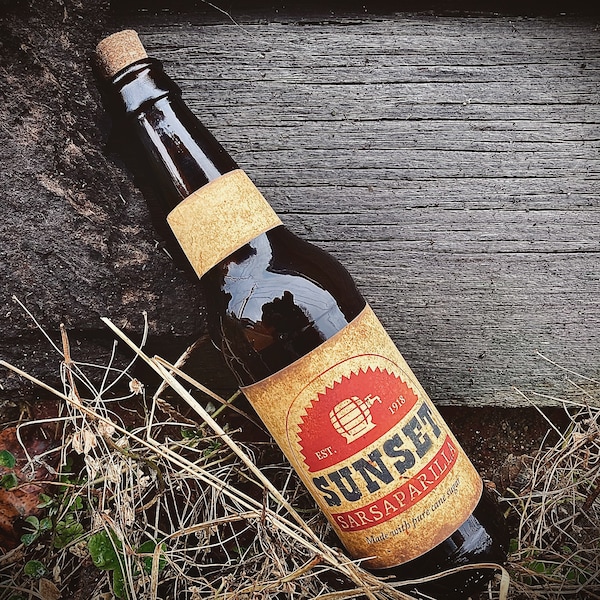 Sunset Sarsaparilla Bottle - Video Game Replica - Cosplay Prop - Costume Weapon - Health Potion - Distressed Glass Beer Bottle - Cork