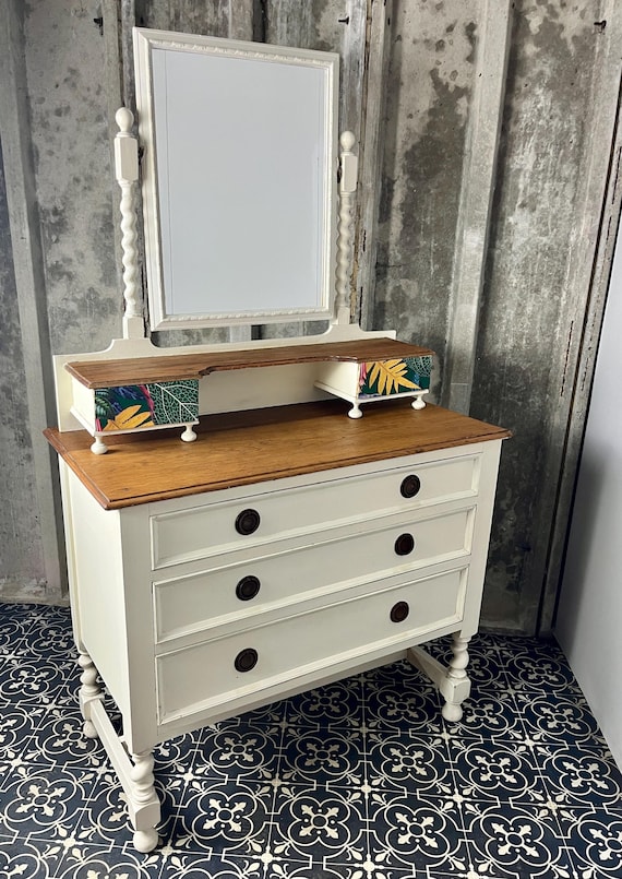cream shabby chic dressing table Vintage Table, Mirror With Floral Detail and essentials while keeping Black Gothic wedding sheer Color:Pink* Fabric Composition: 50% COTTON 47 % POYESTER 3%ELASTANE Champagne furniture