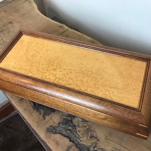 Vintage Oak Jewelry Box: Luxurious Felt-Lined Chest