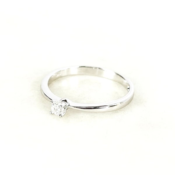 Classic Solitaire Ring