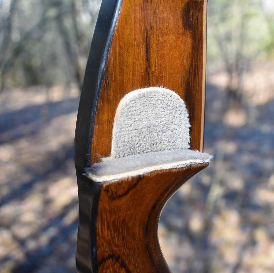 Stick on Arrow Rest for Recurve Bows and Longbows, 100 Beaver Hair