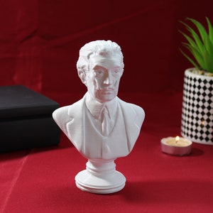 Salvador Dalí Spanish Surrealist Painter - Desktop Decoration Bust Sculpture - Decorative Art Statue