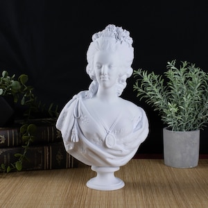 Marie Antoinette Queen of France - Desktop Decoration Bust Sculpture - Decorative Art Statue
