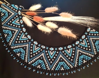 伝統的なウクライナのビーズネックレス ボヘミアンネックレス ブルージュエリー ボヘミアンジュエリー 刺繍ネックレス ビーズカラー ウクライナのシリャンカ