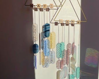 Baby Mobile mit Namen, Baby Geschenk personalisiert fürs Kinderzimmer: Playful Glass Mobile Suncatcher with Baby Name