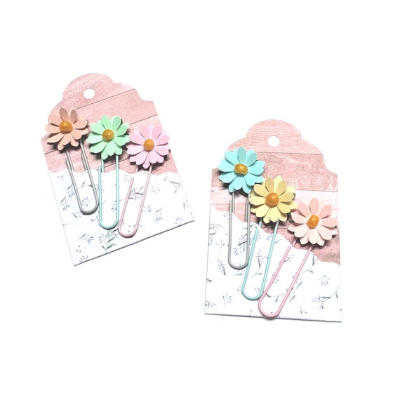 Daisy paper clips, Pastel flower paperclips, Handmade page divider, Altered paperclips, Junk journal bookmark, Planner page divider clips.