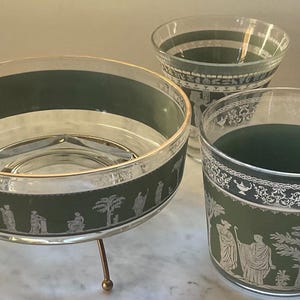 vintage  1960&#39;s Vintage wedgewood Jeannette Hellenic Green glass jasperware set of 3