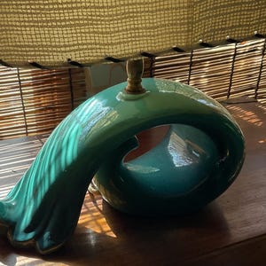 Rare 1950s Haeger style  Mid Century Modern Art Deco Lamp  with original Fiberglass Shade