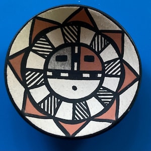 Acoma Pueblo  Miniature  pottery offering dish by D. Reano  New Mexico