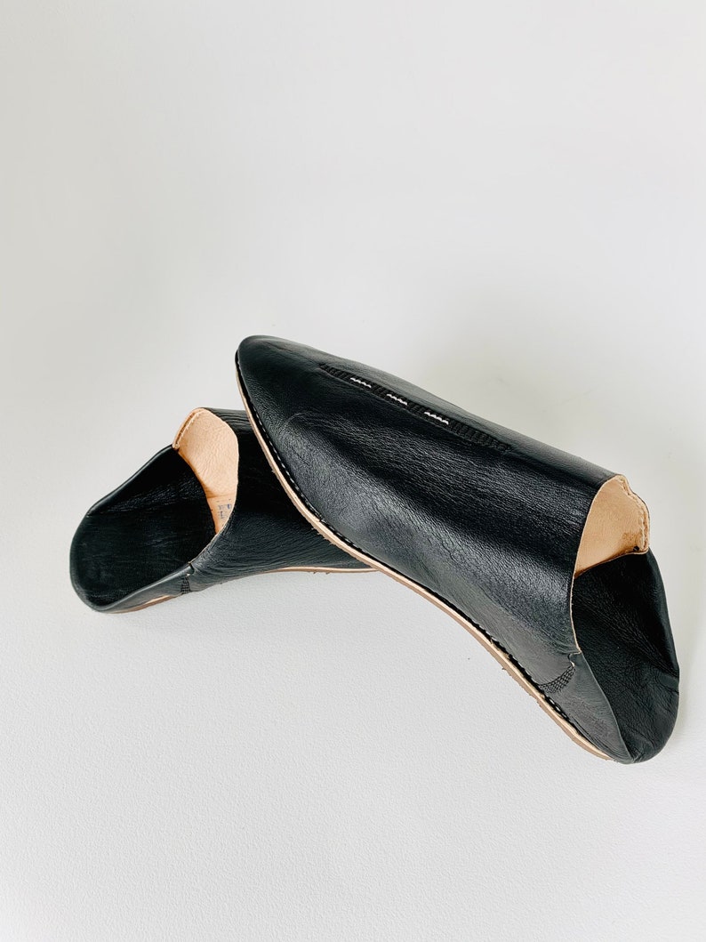 Babouche Marocain, Moroccan handmade leather slippers, leather slippers, Slippers, shoes, handmade shoes, leather shoes. image 10