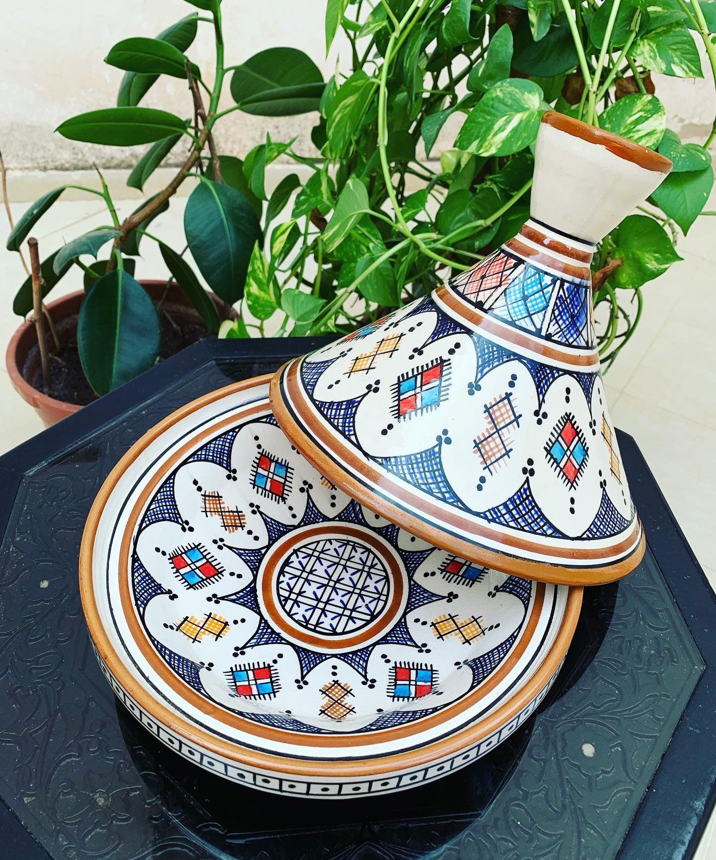 tajine marocain, tajine de poterie, fait main, safi, beau tagine, tajine, marocain tagine pour servir, servir.