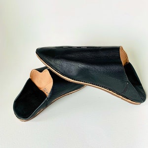 Babouche Marocain, Moroccan handmade leather slippers, leather slippers, Slippers, shoes, handmade shoes, leather shoes. image 3