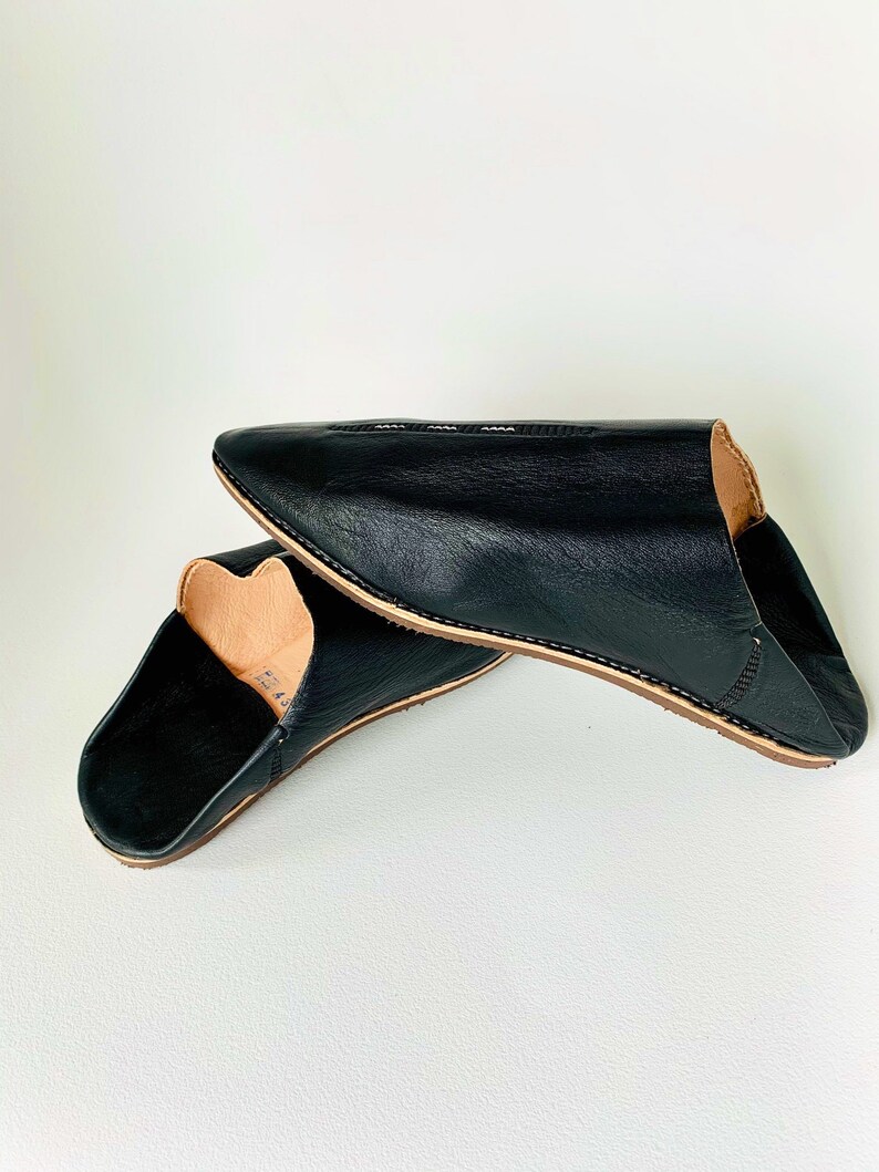 Babouche Marocain, Moroccan handmade leather slippers, leather slippers, Slippers, shoes, handmade shoes, leather shoes. image 3