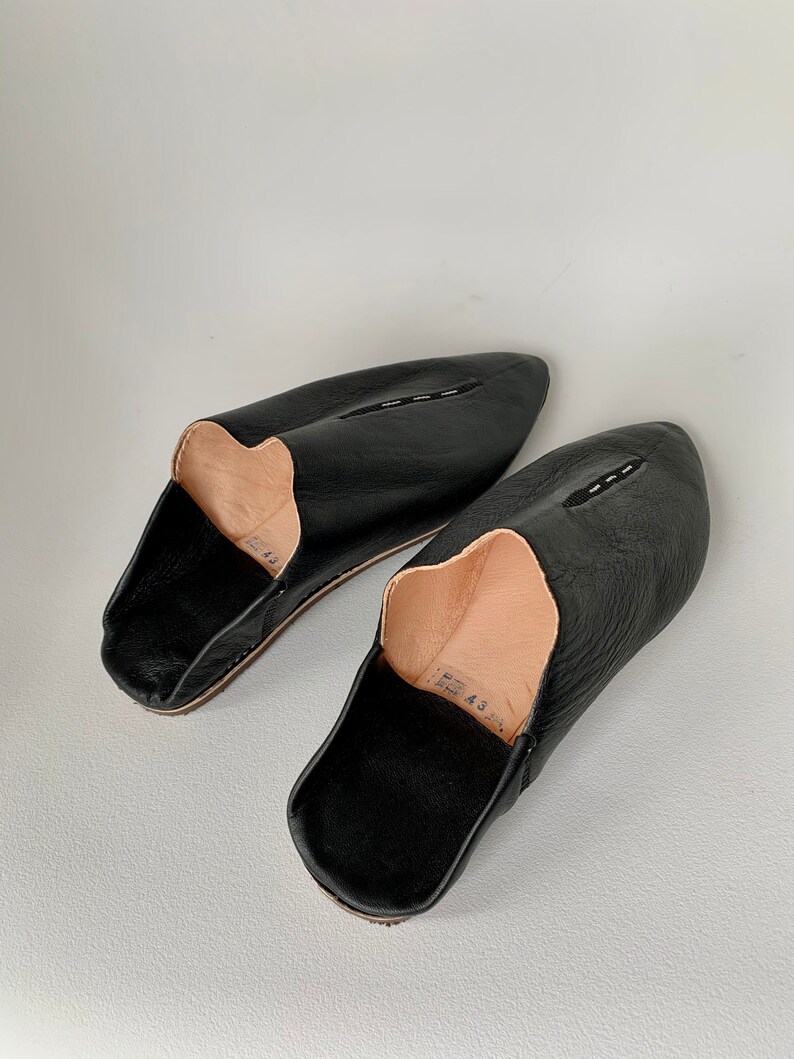 Babouche Marocain, Moroccan handmade leather slippers, leather slippers, Slippers, shoes, handmade shoes, leather shoes. image 8