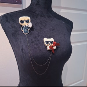 Karl Lagerfeld ブローチ 青系 Karl Lagerfeld ブローチ 青系 Karl Lagerfeld ブローチ 青系
