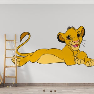 König der Löwen Wandtattoo Simba Wanddeko für Kinderzimmer / Hakuna Matata Wandtattoo König der Löwen / Kinderzimmer Dekor (K1003)