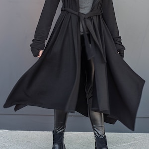 ユニセックスマント、グランジカーディガン、ブラックケープ、レディースプラスサイズ服、ゴシックカーディガン、マキシカーディガン、アニメ服、ポケット付きマント