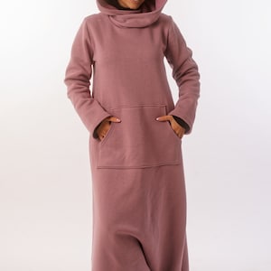 Quilted Maxi Hoodie Dress: Women&#39;s Winter Abaya with Hood