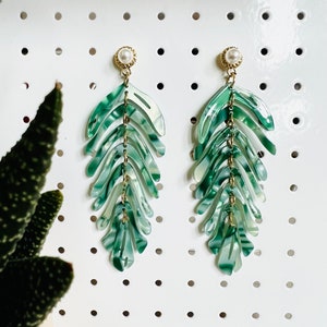 Fern leaf earrings, Green leaf earrings, leaf dangle earrings, Green Boho earrings, Statment earrings, Gift for her