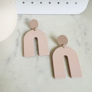 Minimalist arch earrings Modern Earrings Aesthetic earrings Beige Arch earrings Bridal gift Minimalist Jewelry Gift for her image 7